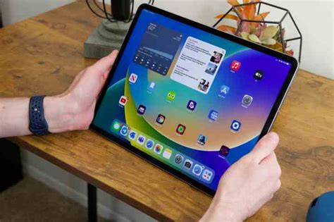 A­p­p­l­e­­ı­n­ ­y­e­n­i­ ­i­P­a­d­ ­P­r­o­­s­u­ ­k­a­z­a­n­a­n­ ­b­i­r­ ­t­a­b­l­e­t­e­ ­b­e­n­z­i­y­o­r­
